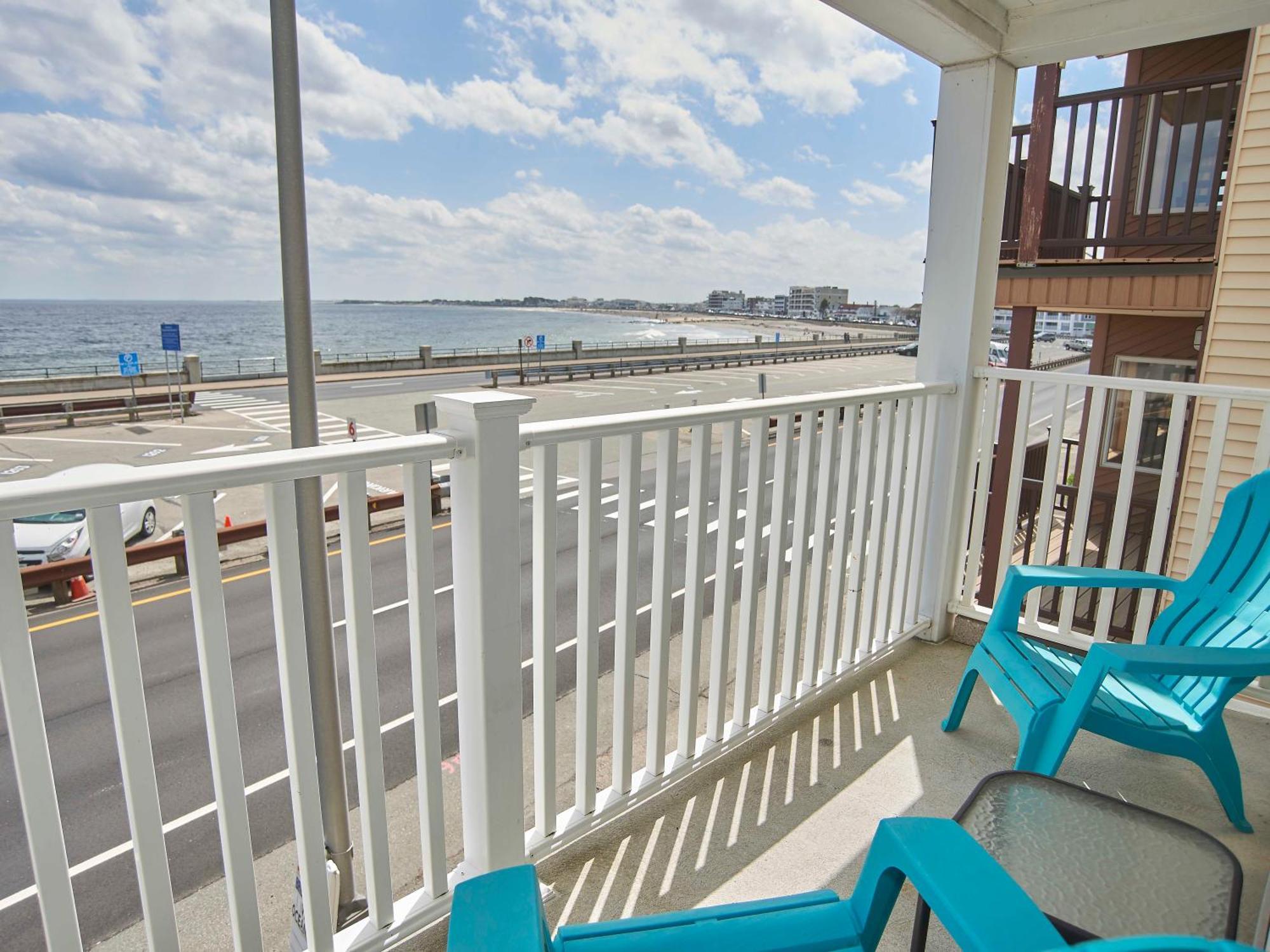 Atlantic Breeze Suites Hampton Exterior photo